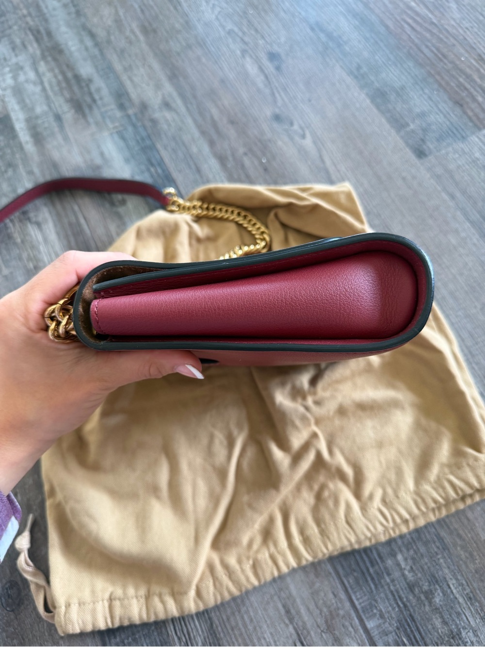Women's Burgundy Burberry Leather Shoulder Bag with Gold Ring Accent - Picture 4 of 8